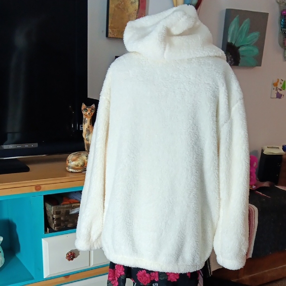 Aeropostale Cozy White Fleece Hoodie. - Picture 5 of 11